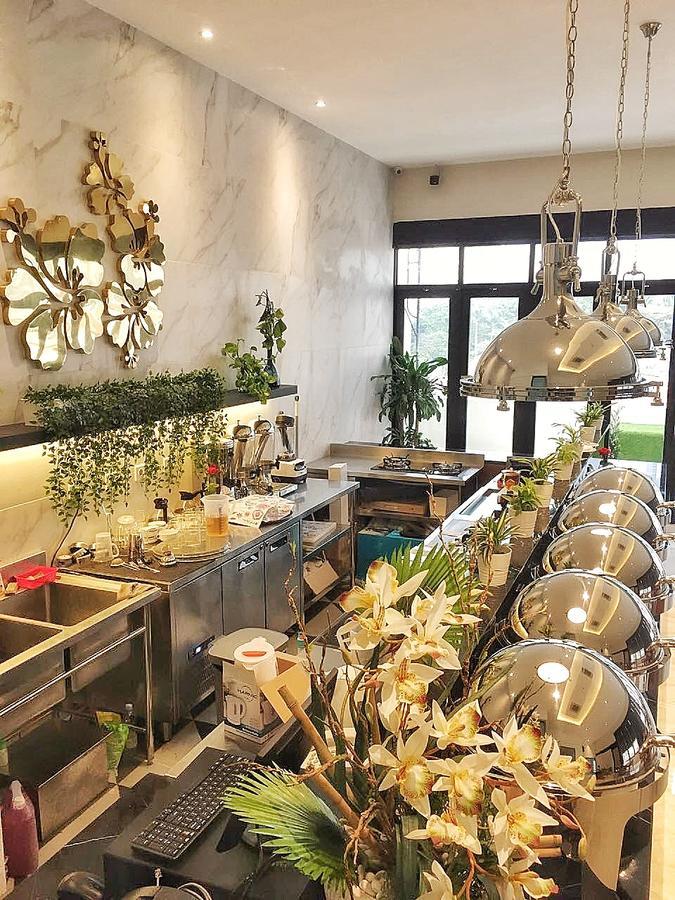 Eightin Hotel Sudirman Jakarta Luaran gambar