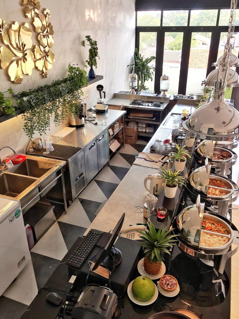 Eightin Hotel Sudirman Jakarta Luaran gambar