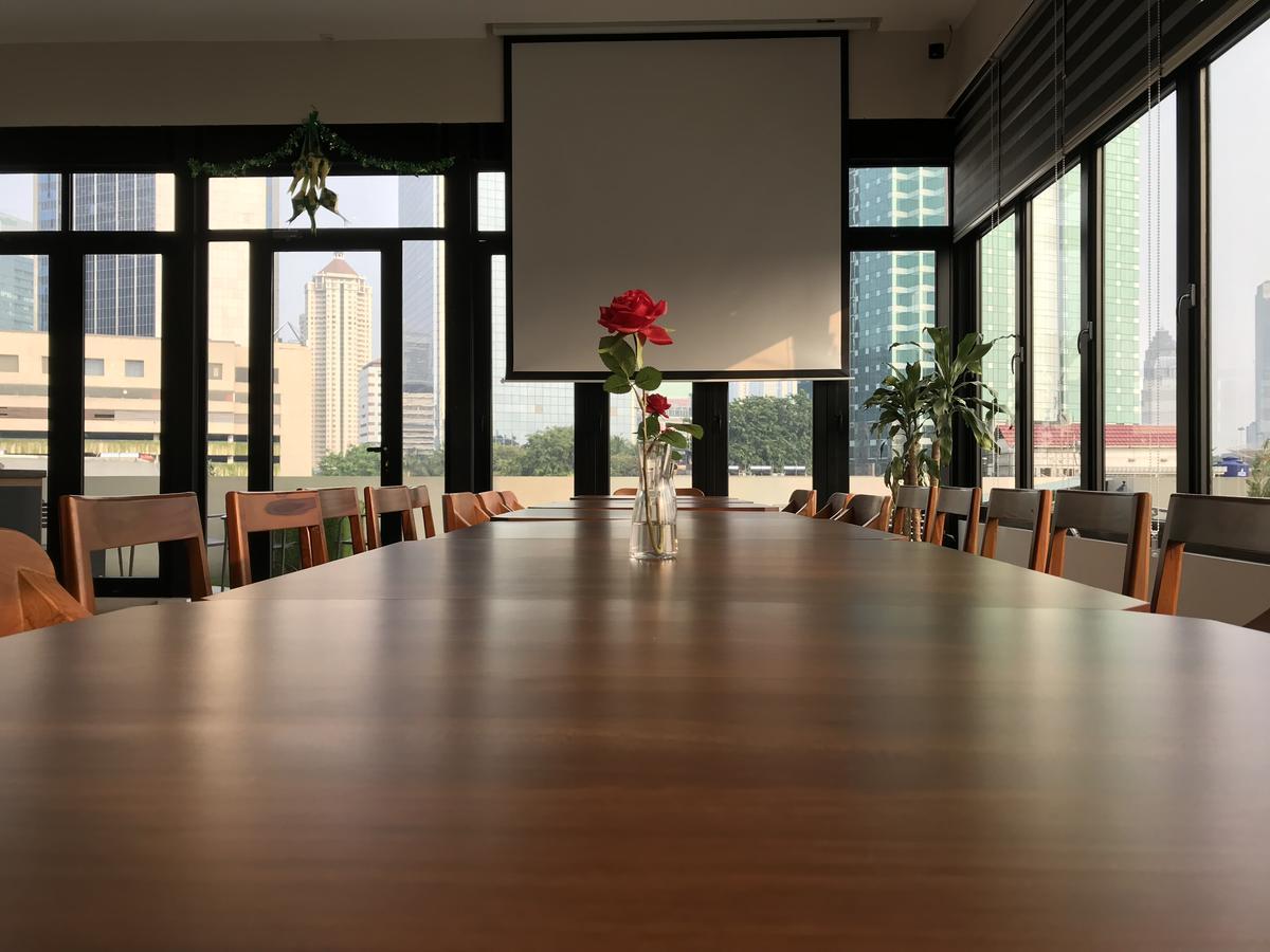 Eightin Hotel Sudirman Jakarta Luaran gambar